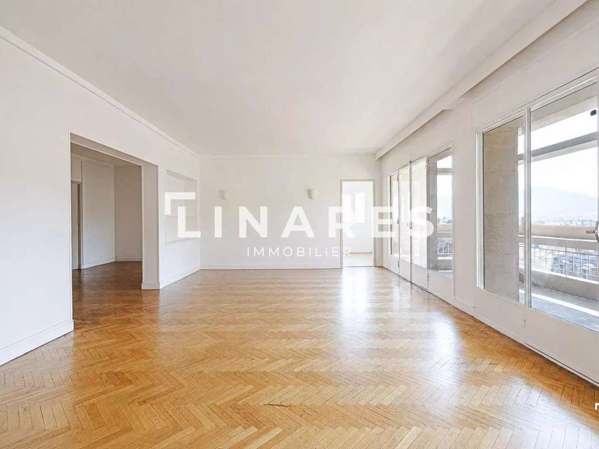 Apartment Marseille 8e