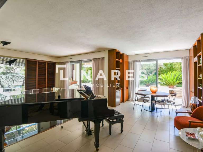 Apartment Marseille 8e - 3 bedrooms - 174m²