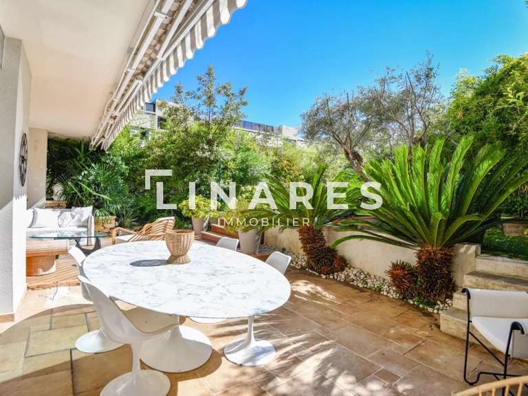 Apartment Marseille 8e - 3 bedrooms - 174m²