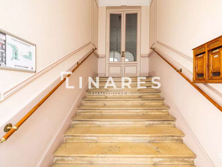 Appartement Marseille 8e - 4 chambres - 211m²