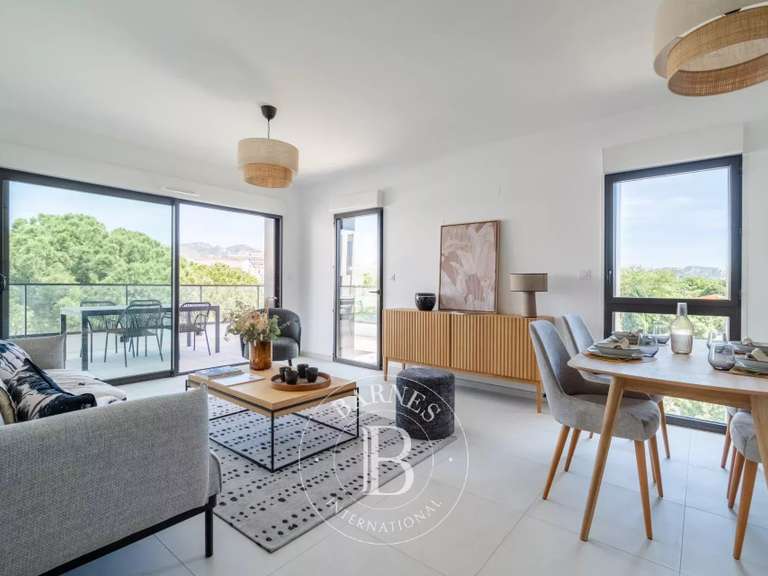 Appartement Marseille 8e - 2 chambres - 70m²