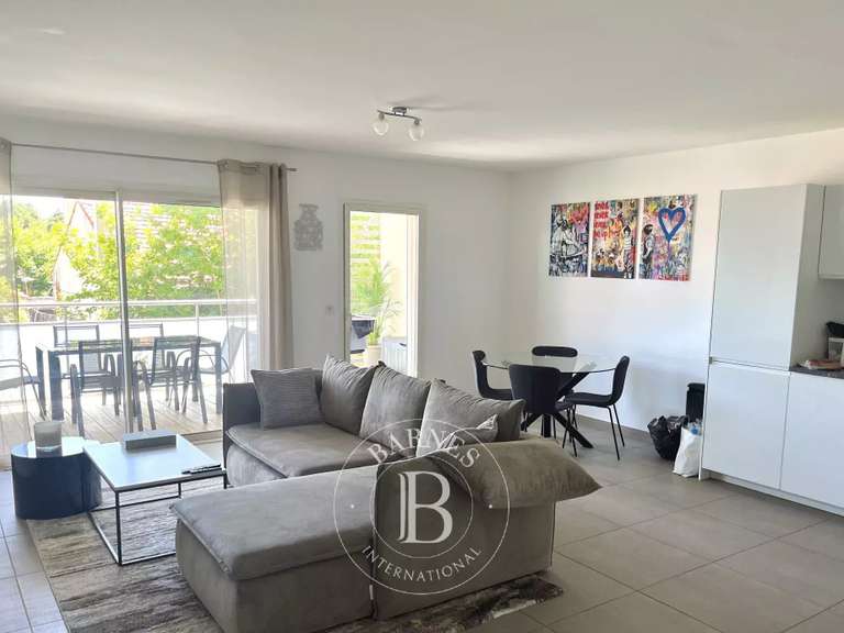 Appartement Marseille 8e - 2 chambres - 73m²