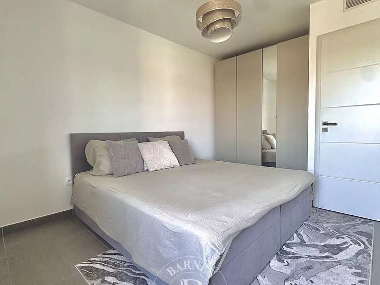 Appartement Marseille 8e - 2 chambres - 73m²