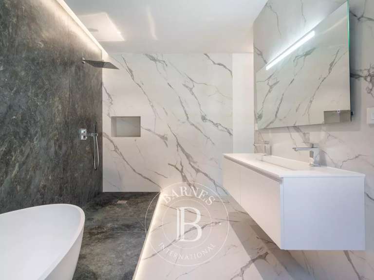 Appartement Marseille 8e - 2 chambres - 117m²