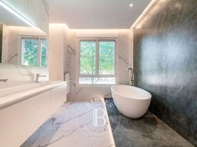Appartement Marseille 8e - 2 chambres - 117m²