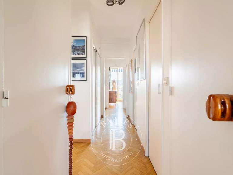 Appartement Marseille 8e - 2 chambres - 85m²