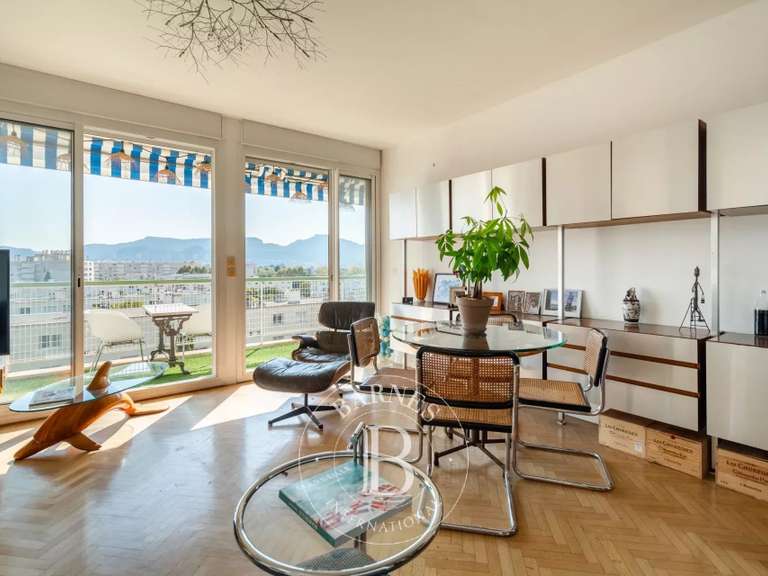 Appartement Marseille 8e - 2 chambres - 85m²