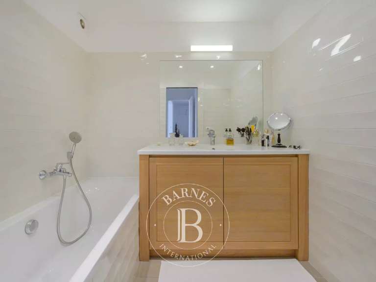 Appartement Marseille 8e - 2 chambres - 95m²