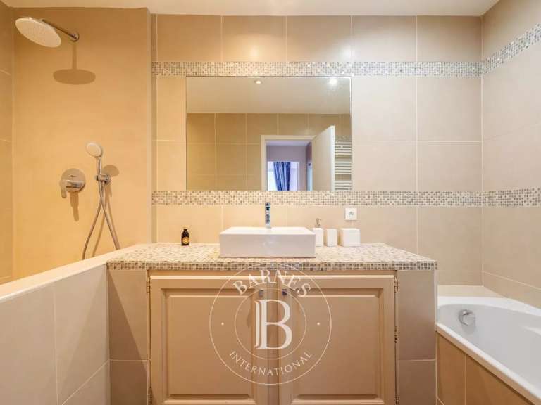 Apartment Marseille 8e - 2 bedrooms - 177m²