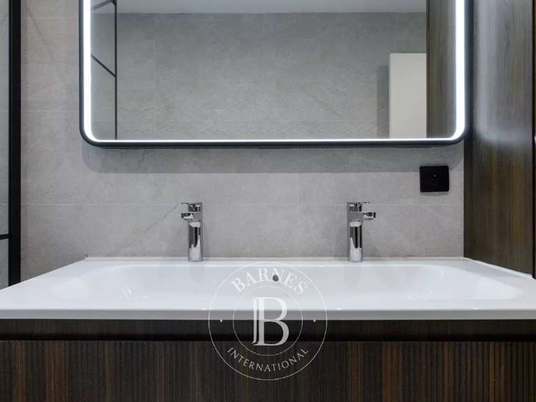 Appartement Marseille 8e - 3 chambres - 170m²
