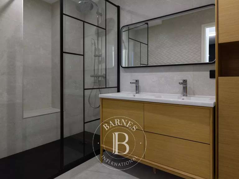 Apartment Marseille 8e - 3 bedrooms - 170m²