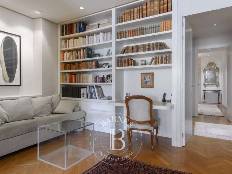 Apartment Marseille 8e - 3 bedrooms - 227m²