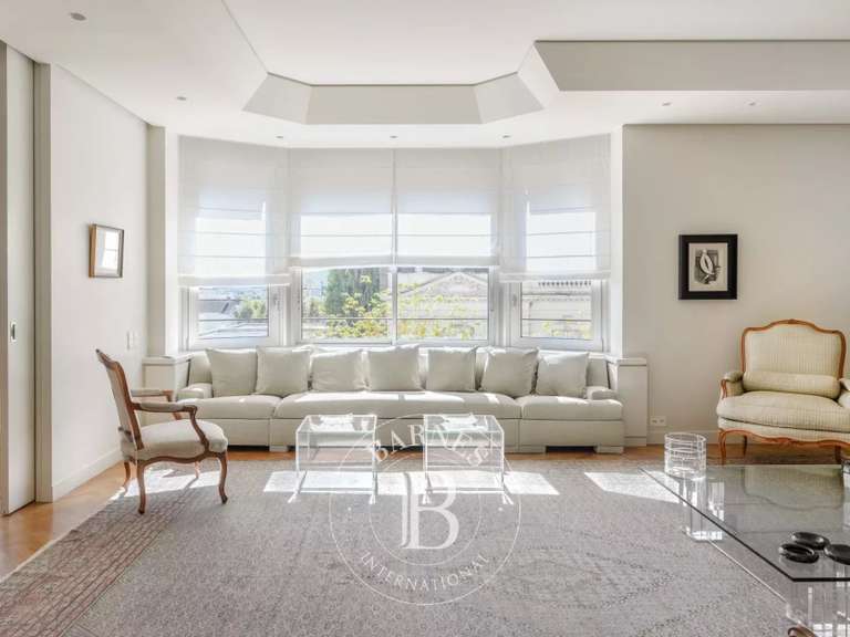 Apartment Marseille 8e - 3 bedrooms - 227m²