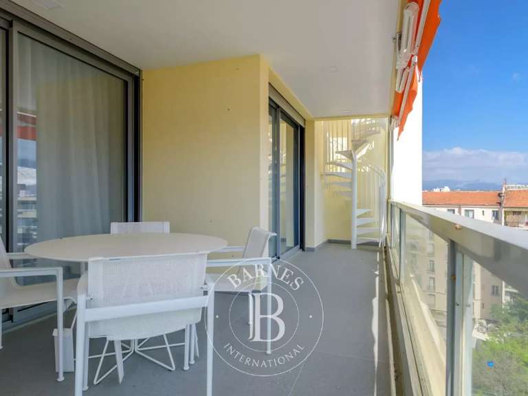 Appartement Marseille 8e - 4 chambres - 193m²