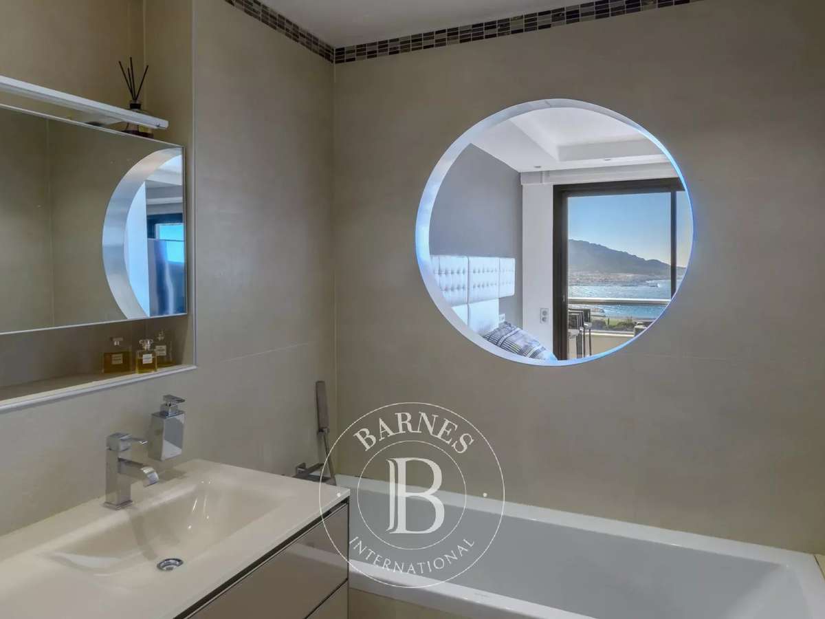 Apartment Marseille 8e