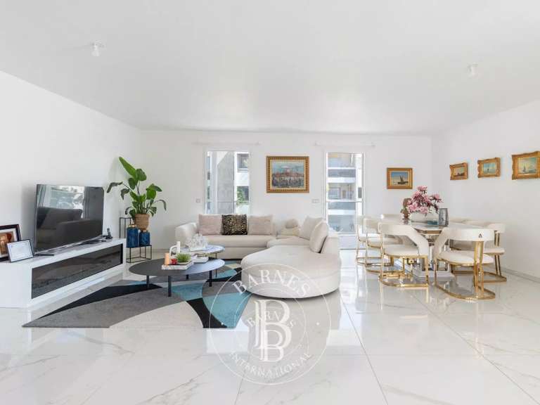 Appartement Marseille 8e - 4 chambres - 368m²