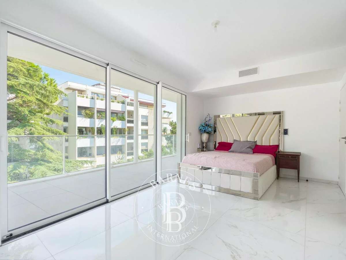Apartment Marseille 8e