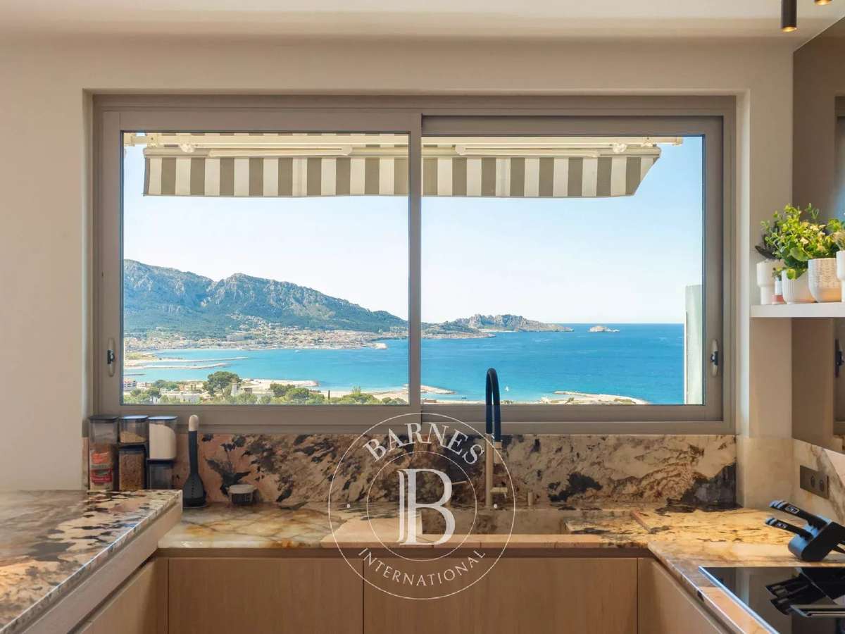 Apartment Marseille 8e