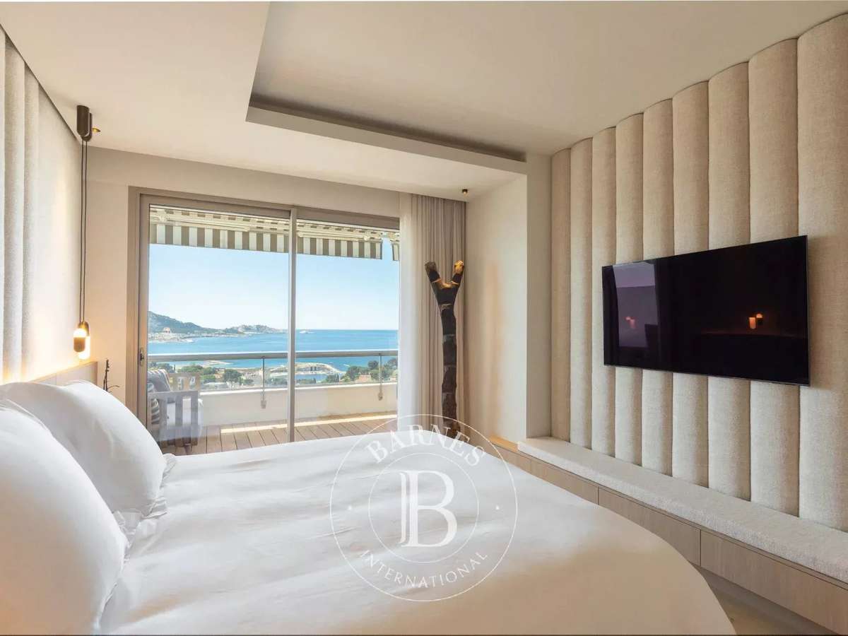 Apartment Marseille 8e