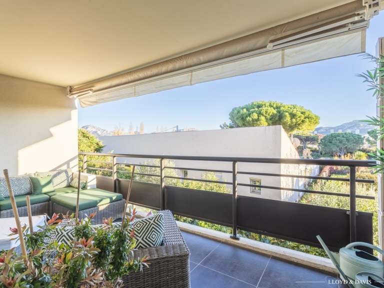 Appartement Marseille 8e - 2 chambres - 70m²