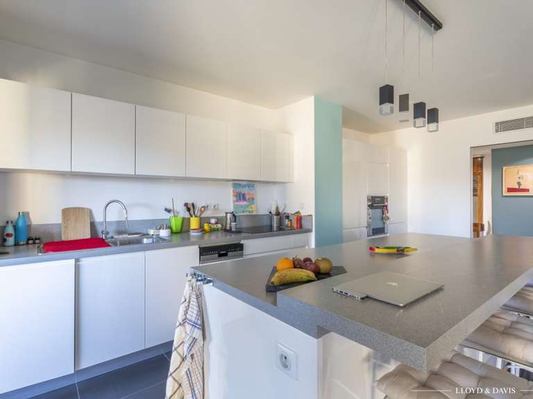 Appartement Marseille 8e - 2 chambres - 70m²