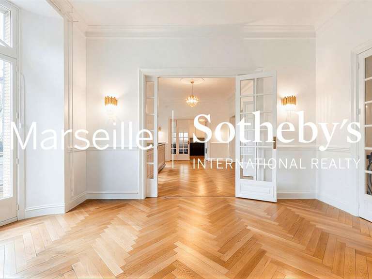 Apartment Marseille 8e - 5 bedrooms - 324m²