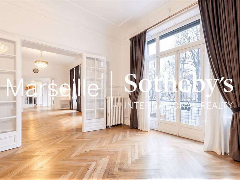 Apartment Marseille 8e - 5 bedrooms - 324m²