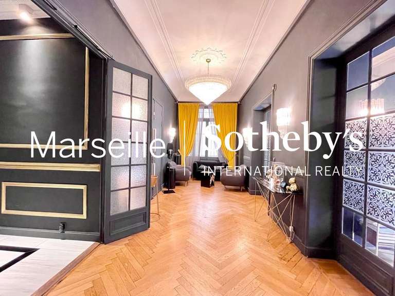 Appartement Marseille 8e - 5 chambres - 324m²