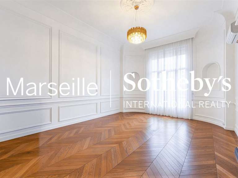 Apartment Marseille 8e - 5 bedrooms - 324m²