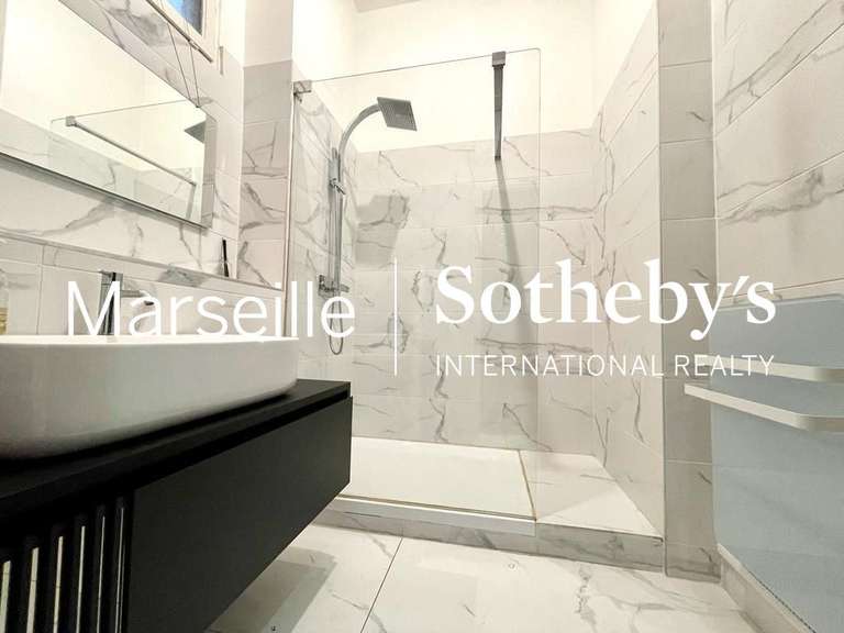Appartement Marseille 8e - 5 chambres - 324m²