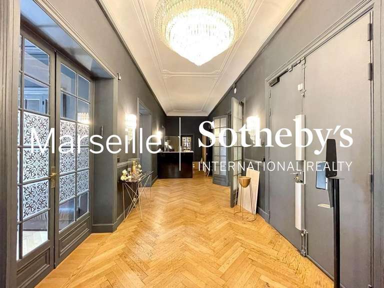Appartement Marseille 8e - 5 chambres - 324m²