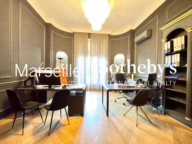 Appartement Marseille 8e - 5 chambres - 324m²