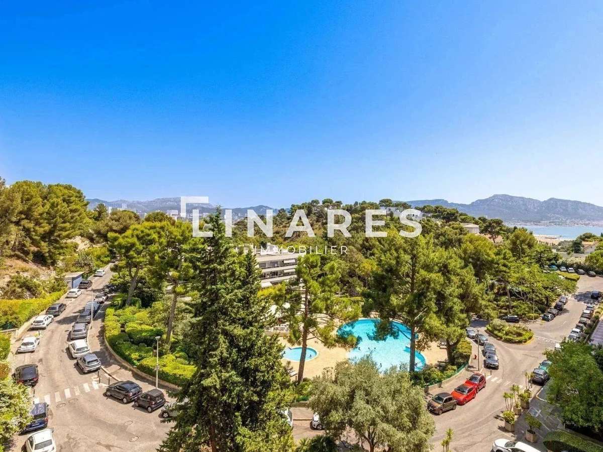 Apartment Marseille 8e