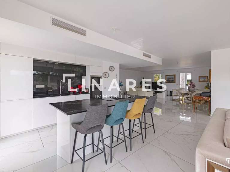 Apartment Marseille 8e - 4 bedrooms - 200m²