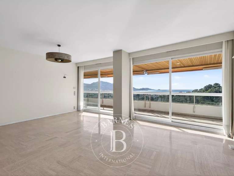 Appartement Marseille 8e - 2 chambres - 110m²