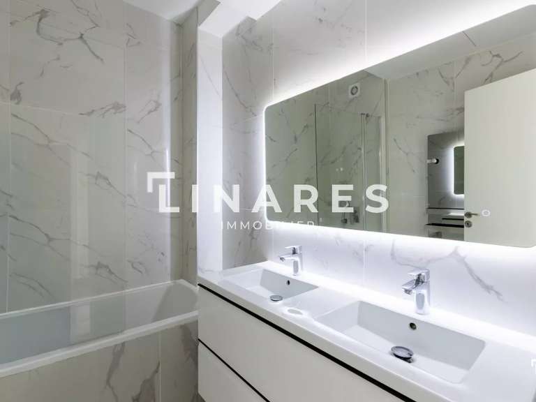 Appartement Marseille 8e - 2 chambres - 75m²