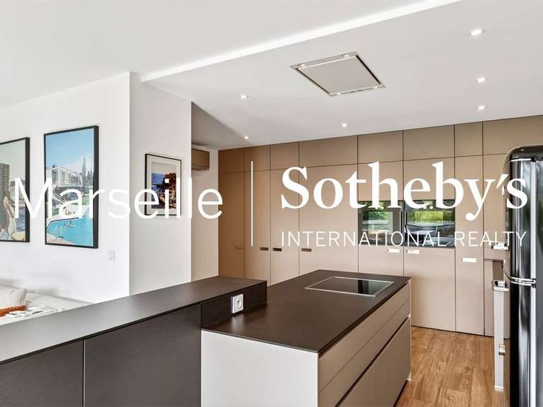 Appartement Marseille 8e - 2 chambres - 84m²