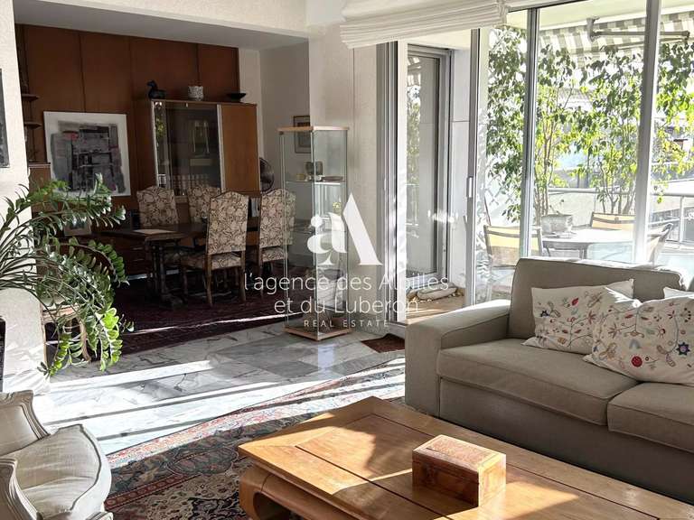 Appartement Marseille 8e - 2 chambres - 113m²