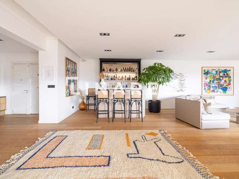 Appartement Marseille 8e - 5 chambres - 231m²