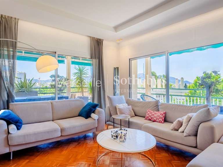 Appartement Marseille 8e - 3 chambres - 179m²