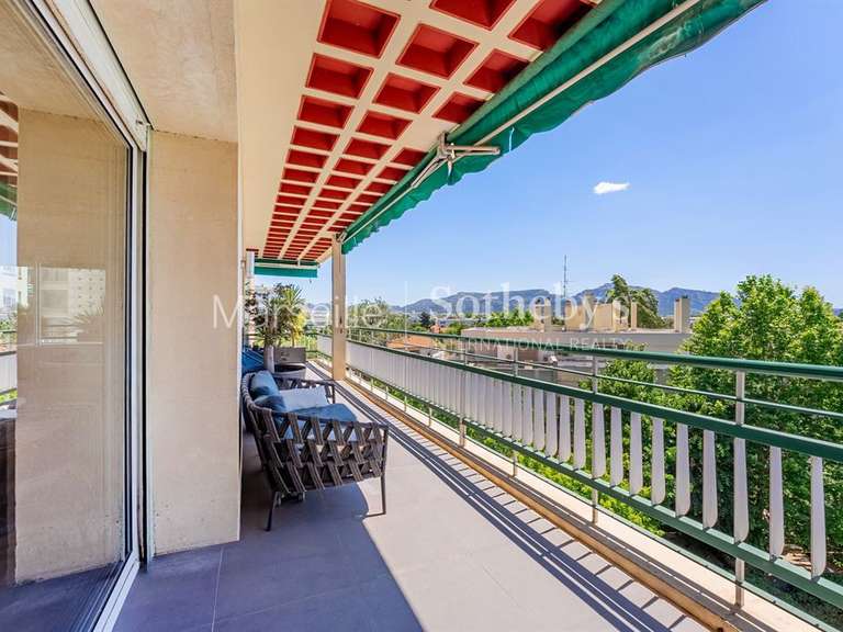 Appartement Marseille 8e - 3 chambres - 179m²