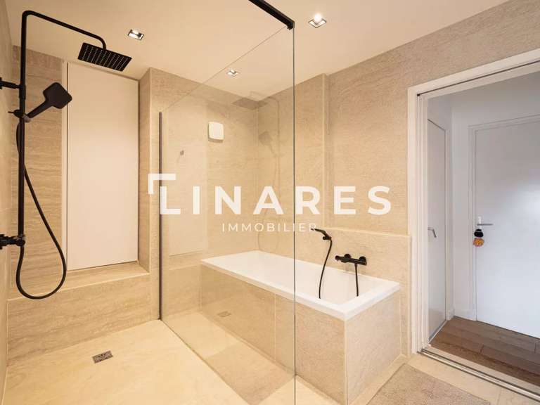 Appartement Marseille 8e - 5 chambres - 231m²