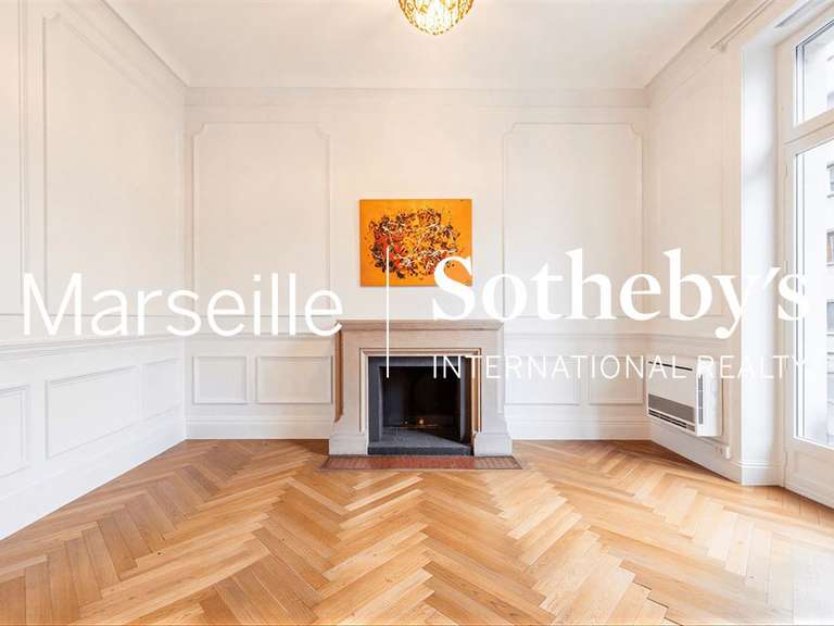 Appartement Marseille 8e - 5 chambres - 324m²