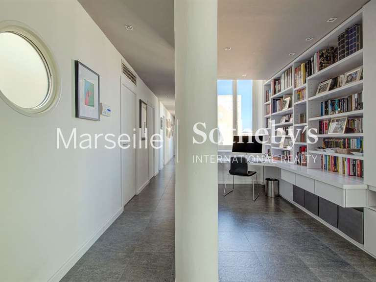 Appartement Marseille 8e - 3 chambres - 247m²