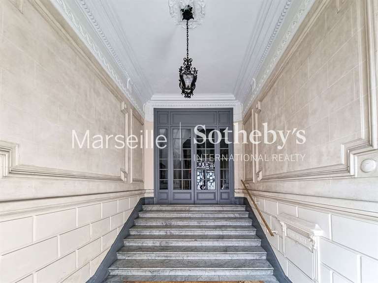 Appartement Marseille 8e - 3 chambres - 247m²