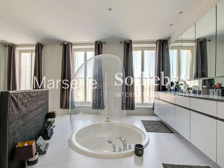 Appartement Marseille 8e - 3 chambres - 247m²