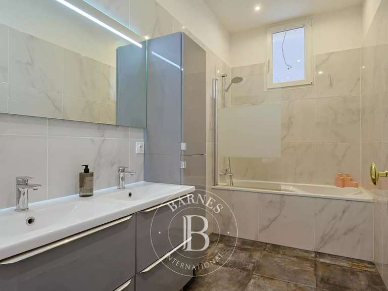 Appartement Marseille 8e - 3 chambres - 128m²