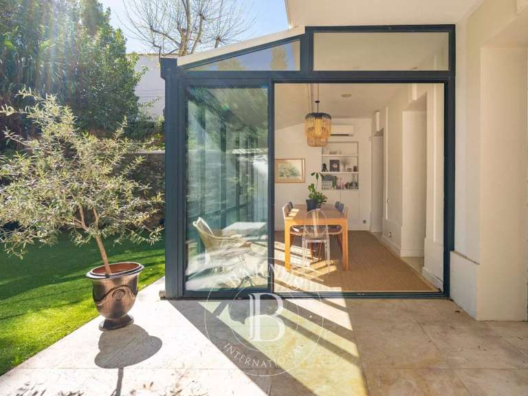 Appartement Marseille 8e - 5 chambres - 401m²