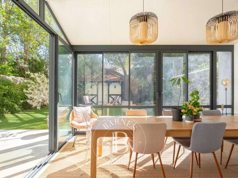 Appartement Marseille 8e - 5 chambres - 401m²