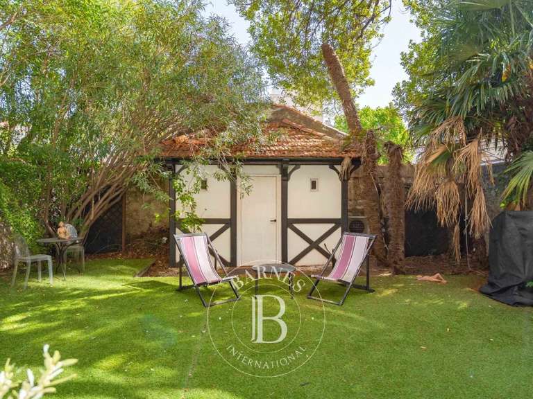 Appartement Marseille 8e - 5 chambres - 401m²